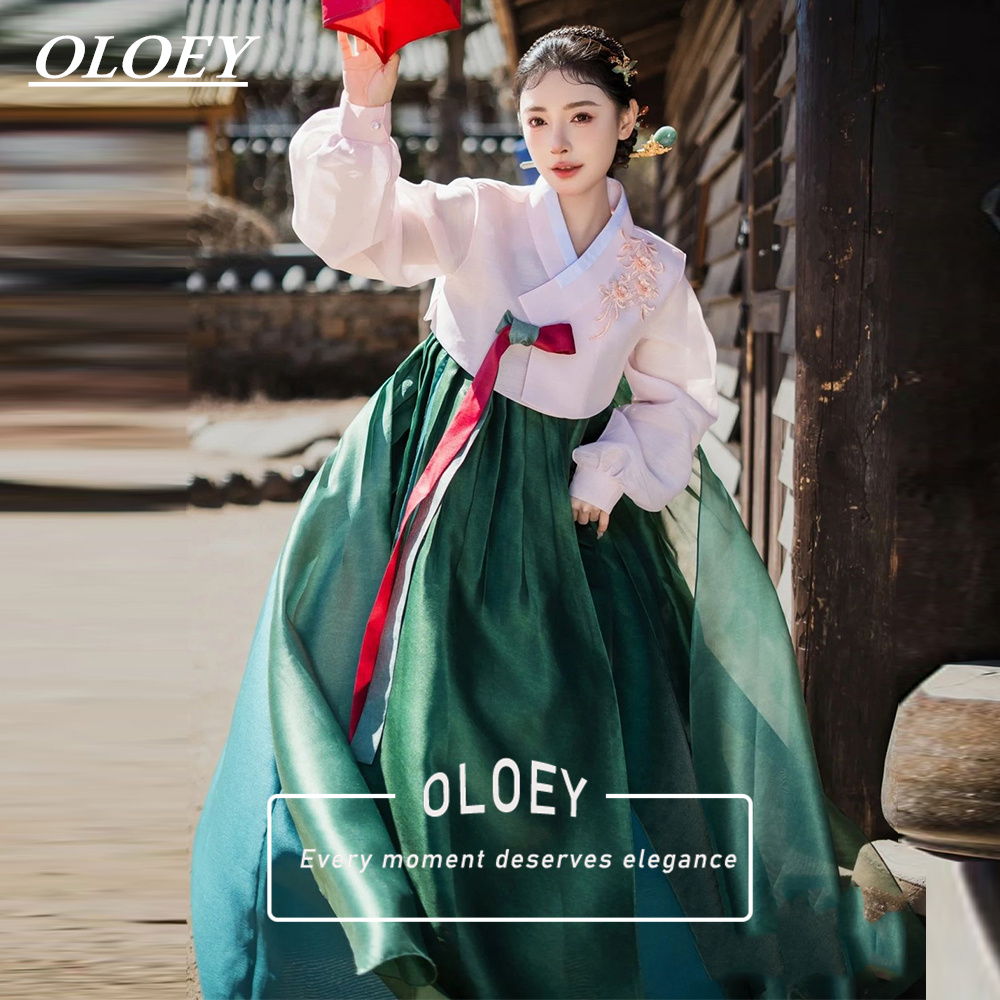 Hanbok Modern Set - فستان هانبوك أخضر أنيق من OLOEY